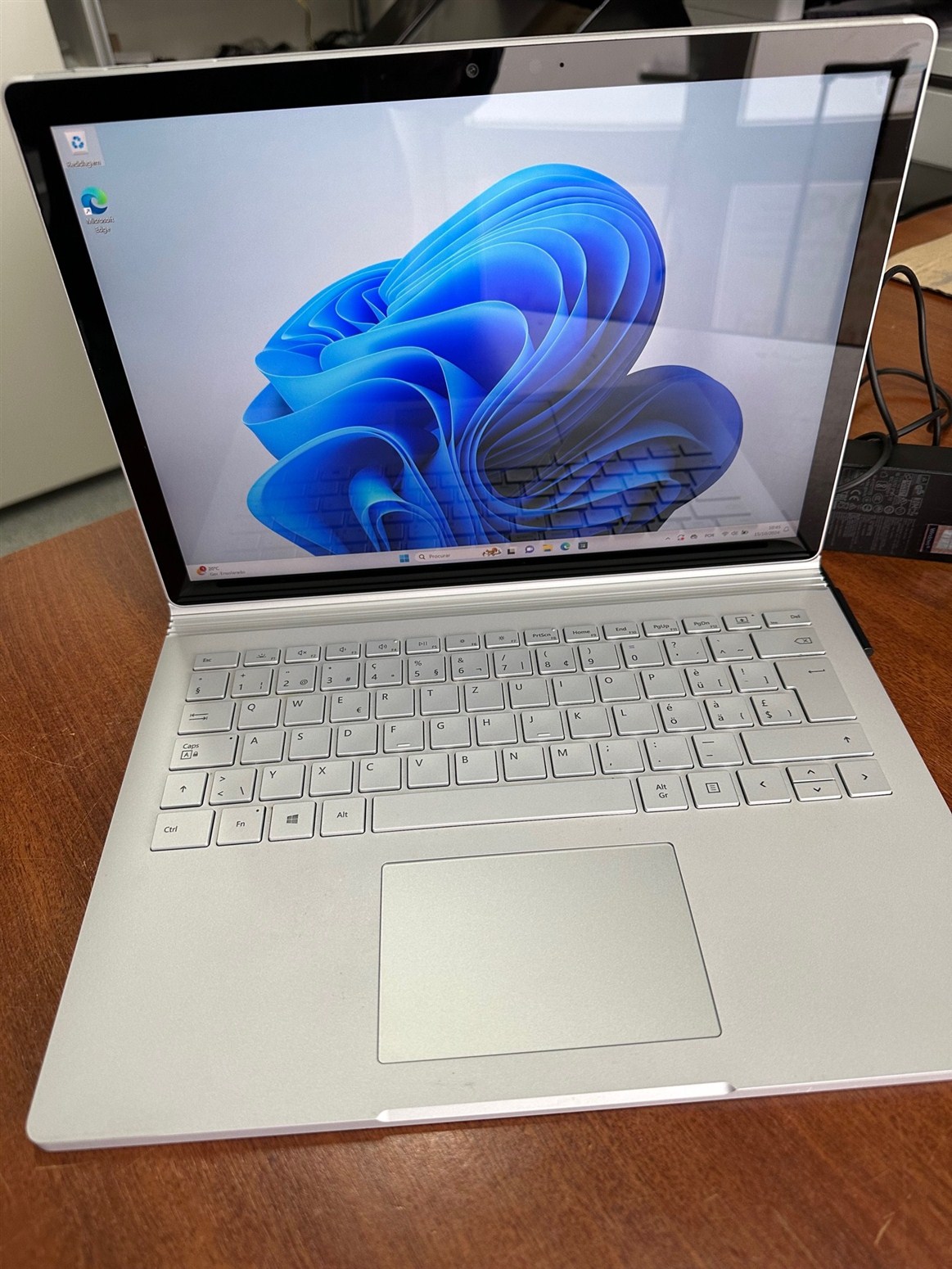 Microsoft-Surface-BOOK-3